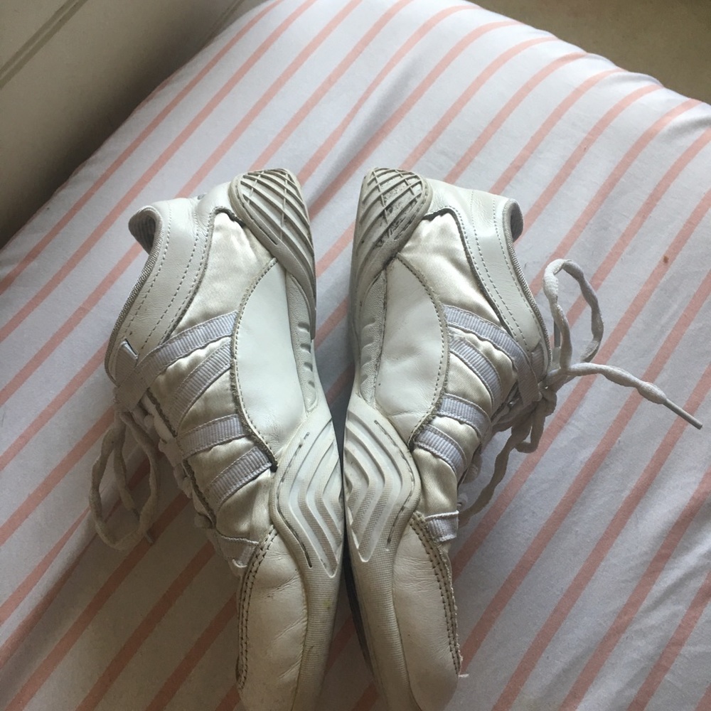 Cheer Shoes - Picture 2 of 3